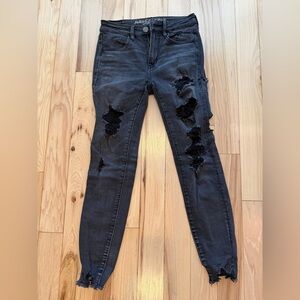 American Eagle Hi Rise Jegging! Black distressed! Size 2!